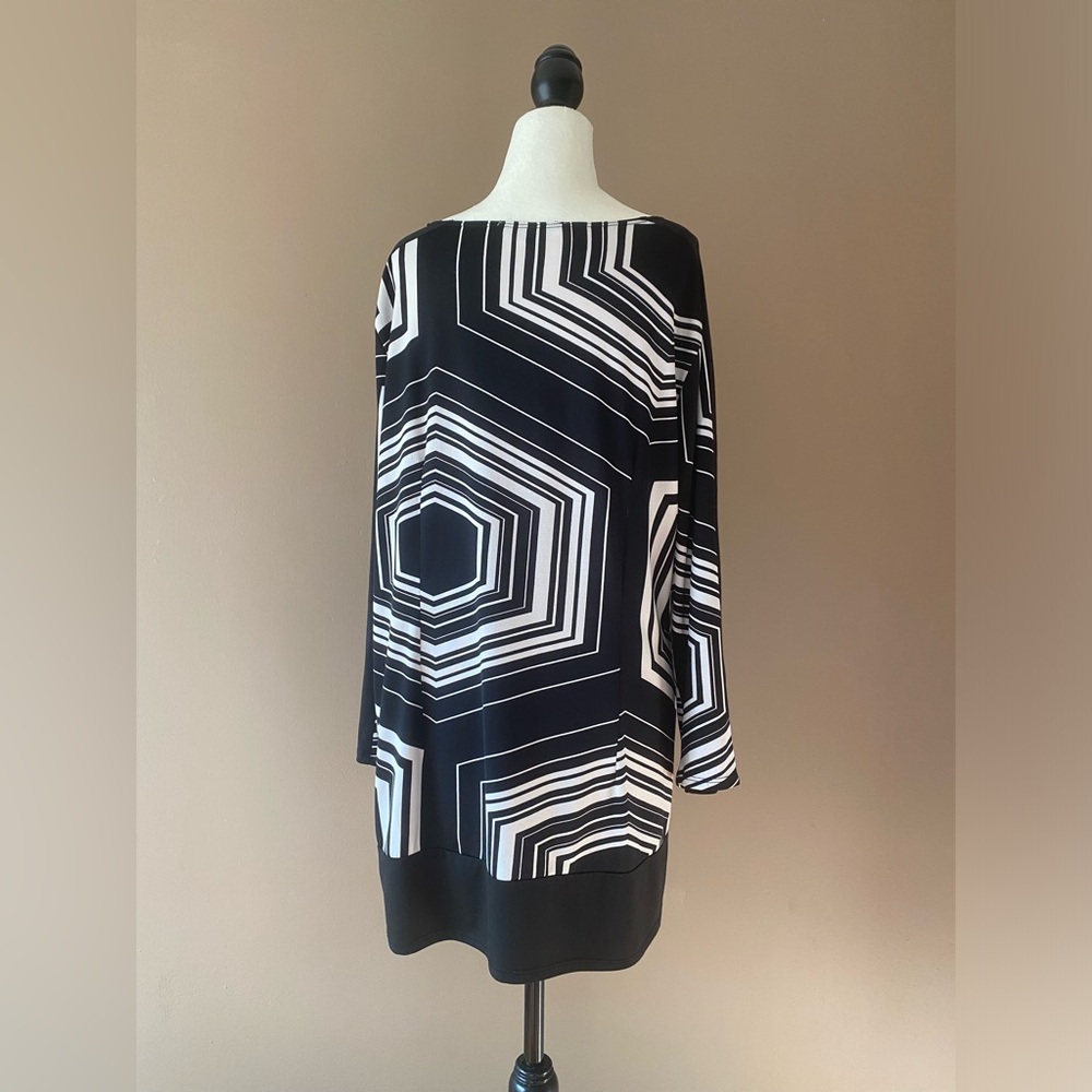 Geometric top - Picture 2 of 6